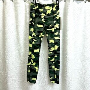 Lululemon - Fast and Free HR Tight 25”